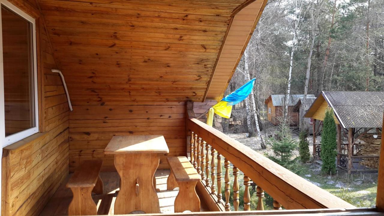 Дерев'яний котедж садиба лісова казка *